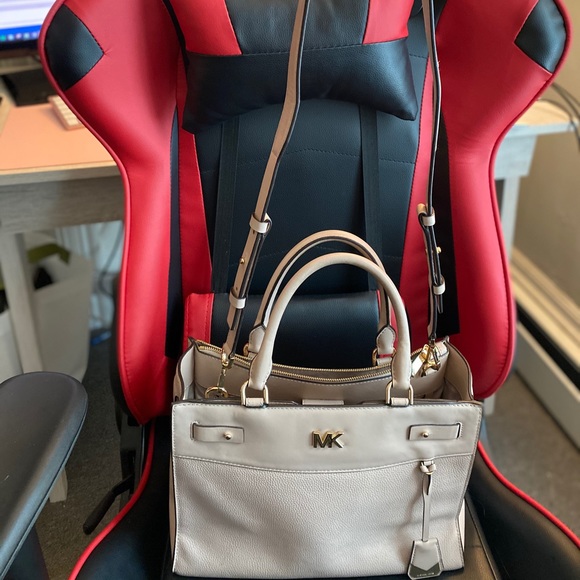 Michael Kors Bag - Picture 2 of 4